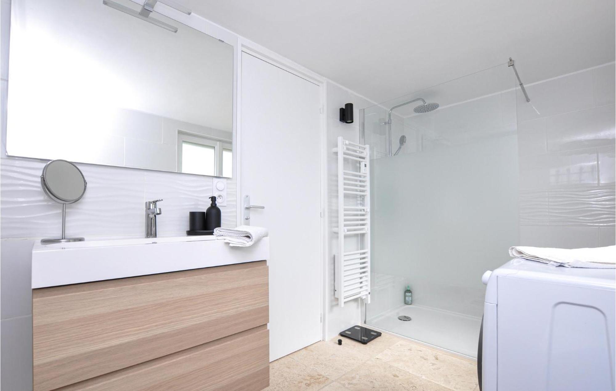 Awesome Apartment In Saint-Jeannet With Kitchen Exterior photo